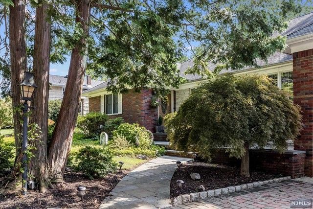 118 Country Lane, Clifton, NJ 07013
