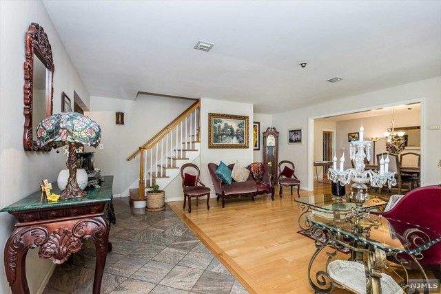 118 Country Lane, Clifton, NJ 07013