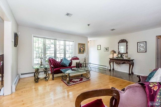 118 Country Lane, Clifton, NJ 07013