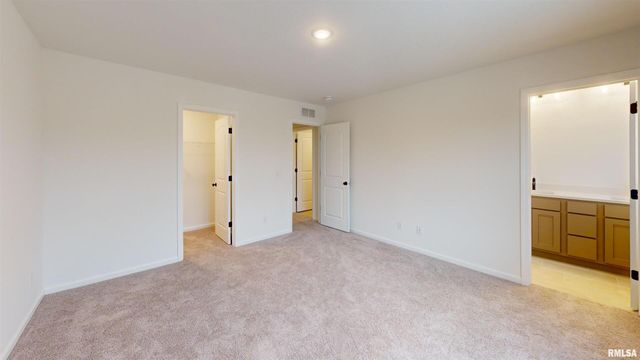 5934 BUTTERFIELD Drive, Bettendorf, IA 52722