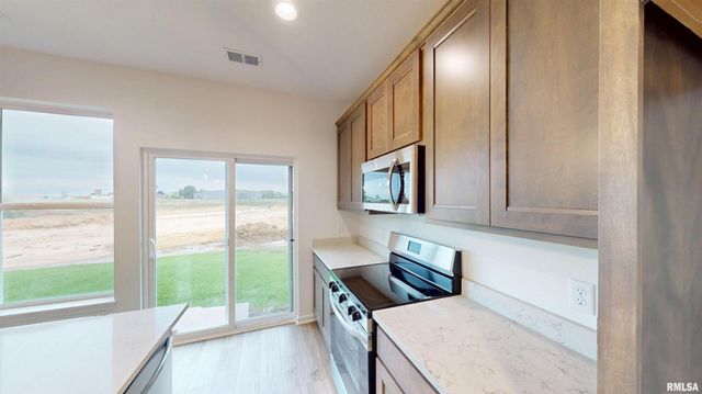 5934 BUTTERFIELD Drive, Bettendorf, IA 52722