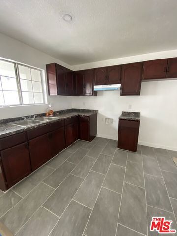 4214 Avalon Boulevard 8, Los Angeles, CA 90011