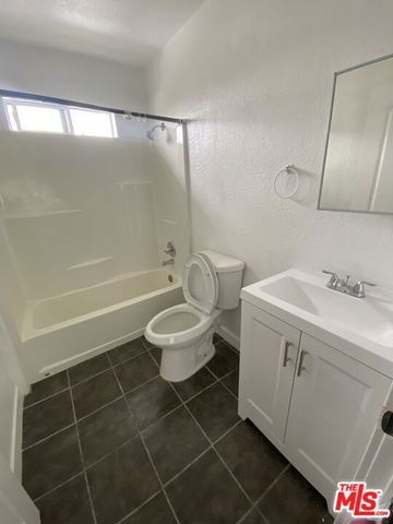 4214 Avalon Boulevard 8, Los Angeles, CA 90011