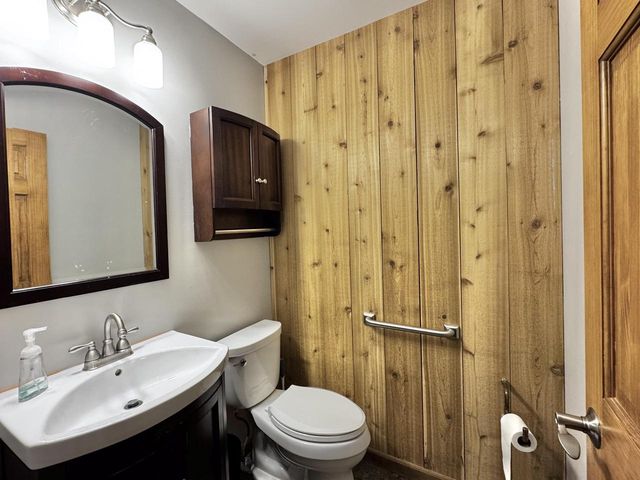 1365 E Jakes WAY, Whitewater, WI 53190