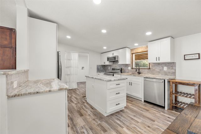 21150 Arnsworth Road, Montgomery, TX 77356