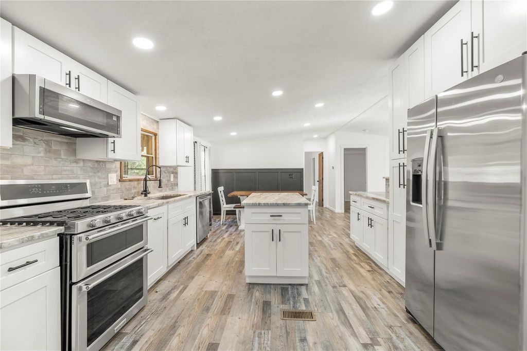 21150 Arnsworth Road, Montgomery, TX 77356