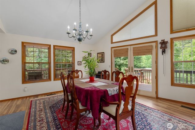 8711 Steamboat Island Road NW, Olympia, WA 98502