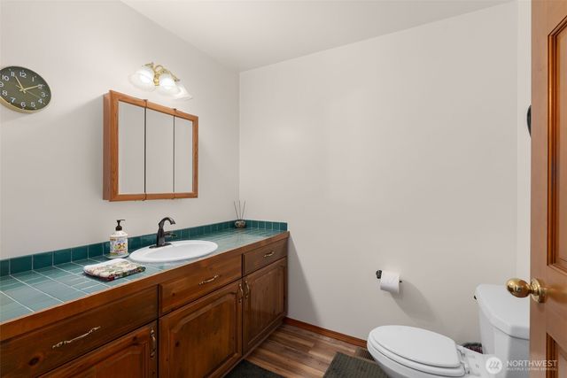 8711 Steamboat Island Road NW, Olympia, WA 98502
