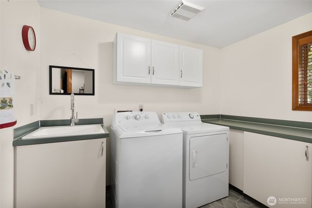 8711 Steamboat Island Road NW, Olympia, WA 98502
