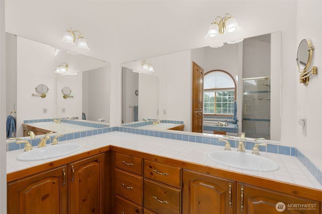 8711 Steamboat Island Road NW, Olympia, WA 98502