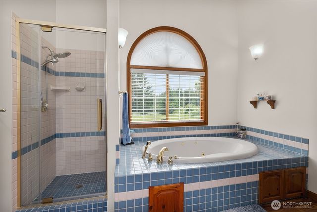 8711 Steamboat Island Road NW, Olympia, WA 98502