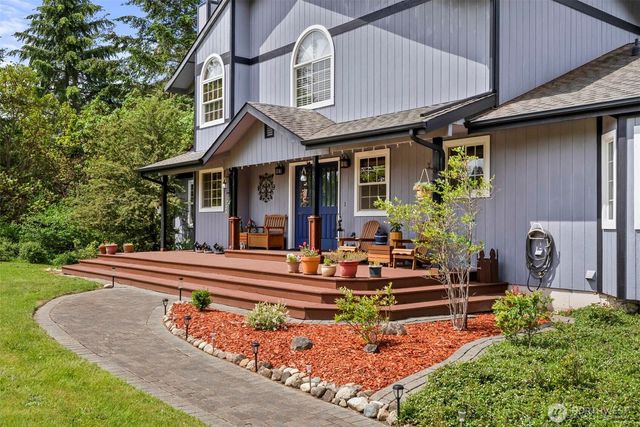 8711 Steamboat Island Road NW, Olympia, WA 98502