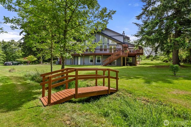 8711 Steamboat Island Road NW, Olympia, WA 98502