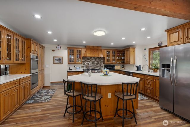 8711 Steamboat Island Road NW, Olympia, WA 98502