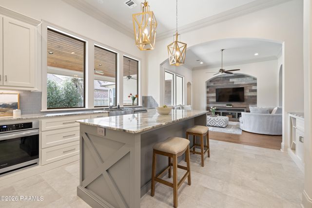 103 Timber Hollow Lane, Lafayette, LA 70508