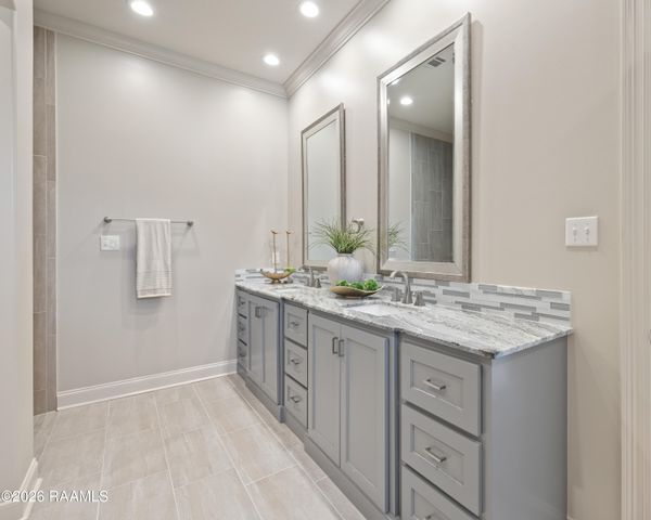 103 Timber Hollow Lane, Lafayette, LA 70508