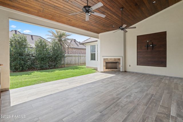 103 Timber Hollow Lane, Lafayette, LA 70508