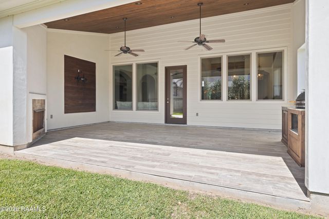 103 Timber Hollow Lane, Lafayette, LA 70508