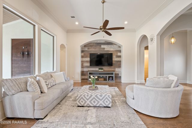 103 Timber Hollow Lane, Lafayette, LA 70508