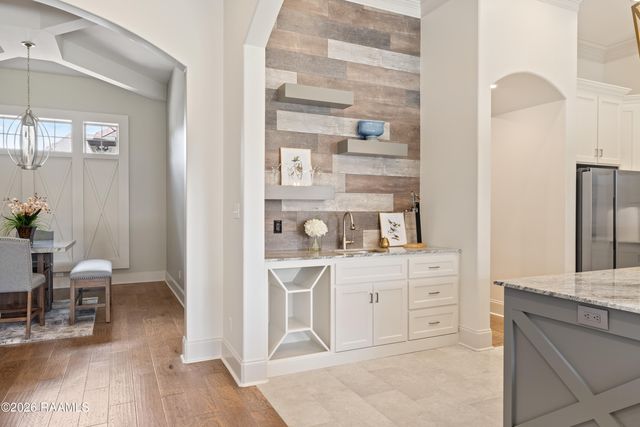 103 Timber Hollow Lane, Lafayette, LA 70508