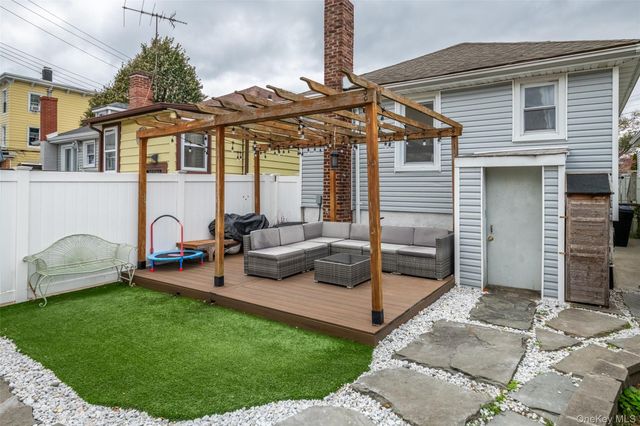 314 King Avenue, Bronx, NY 10464