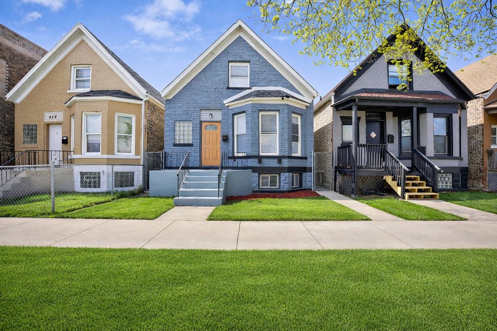 420 N Saint Louis Avenue, Chicago, IL 60624