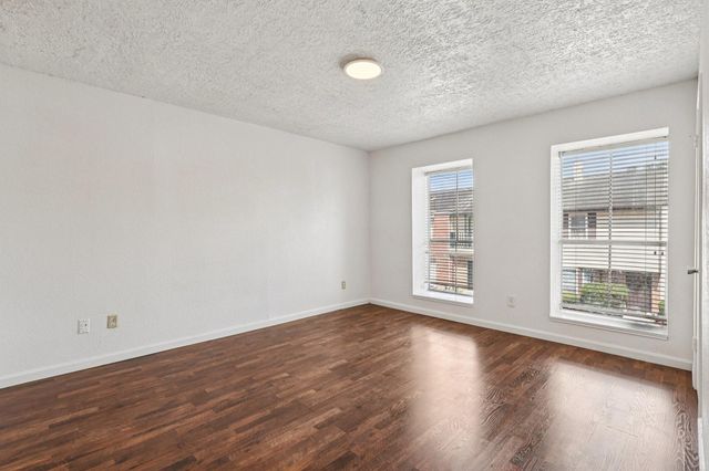 7700 Creekbend Drive 70, Houston, TX 77071