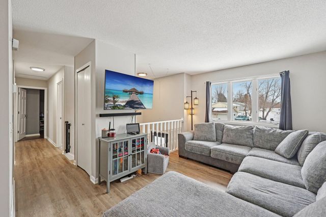 1014 10th Avenue SW, Forest Lake, MN 55025