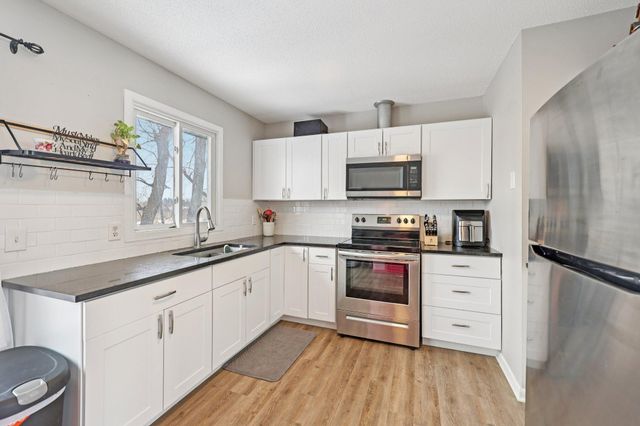 1014 10th Avenue SW, Forest Lake, MN 55025