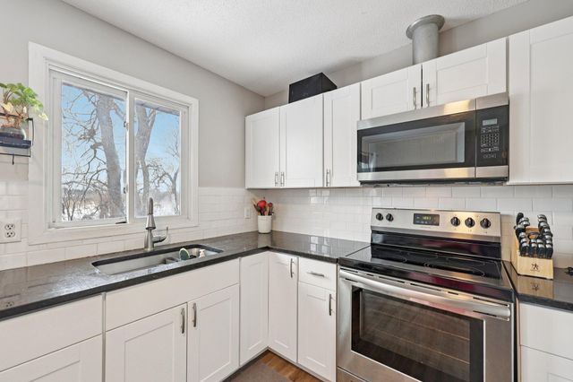 1014 10th Avenue SW, Forest Lake, MN 55025