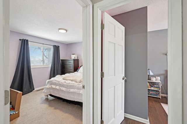 1014 10th Avenue SW, Forest Lake, MN 55025