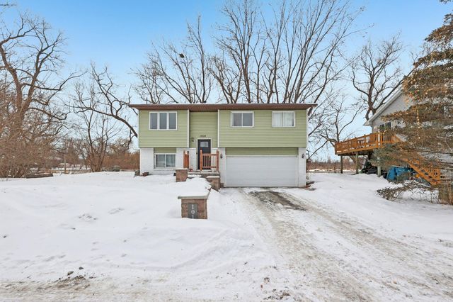 1014 10th Avenue SW, Forest Lake, MN 55025