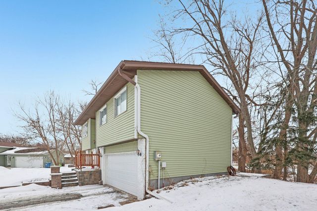 1014 10th Avenue SW, Forest Lake, MN 55025