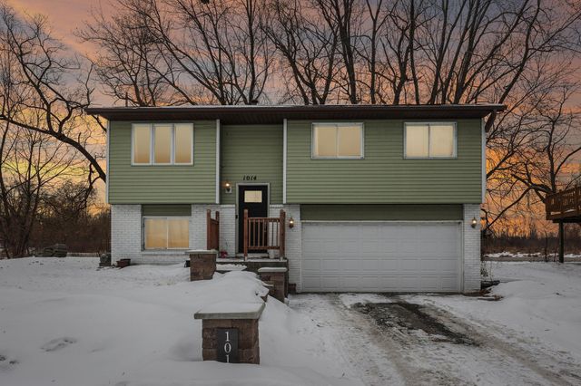 1014 10th Avenue SW, Forest Lake, MN 55025