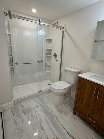 19 New Searles Rd, Nashua, NH 03062