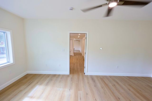 19 New Searles Rd, Nashua, NH 03062