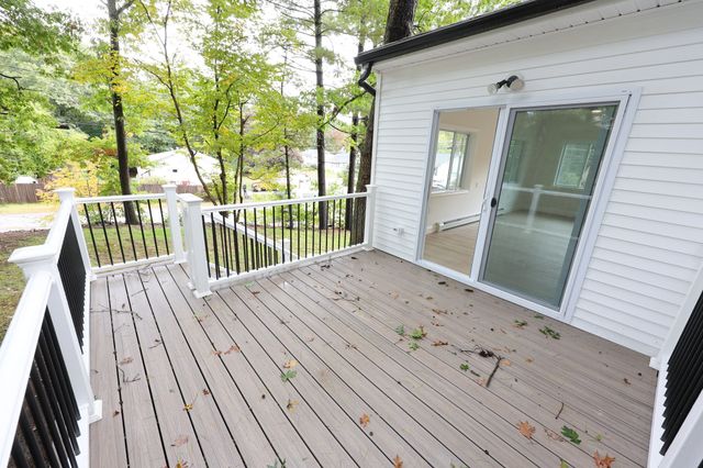 19 New Searles Rd, Nashua, NH 03062