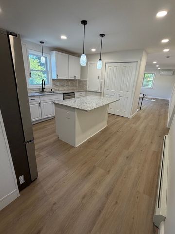 19 New Searles Rd, Nashua, NH 03062