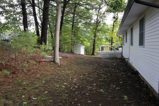 19 New Searles Rd, Nashua, NH 03062