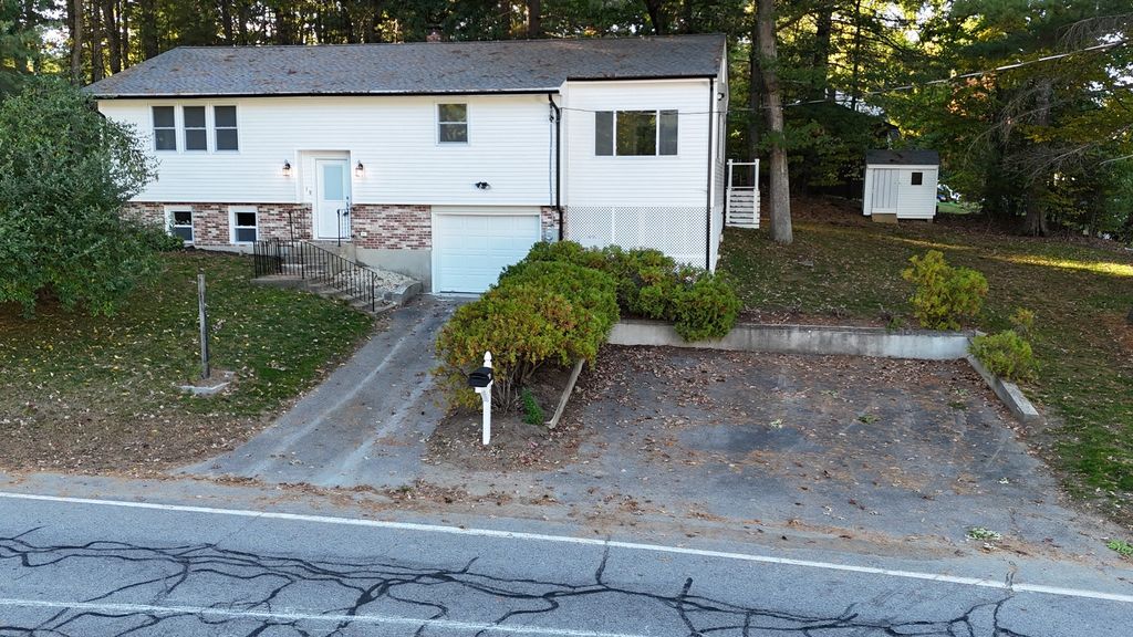 19 New Searles Rd, Nashua, NH 03062