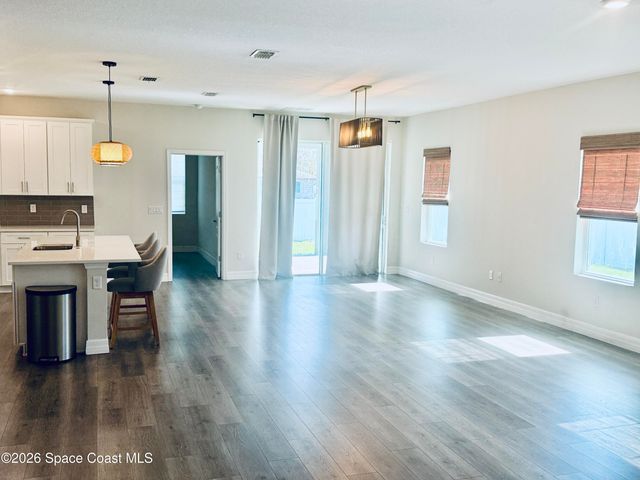 614 Lynbrook Street NW, Palm Bay, FL 32907