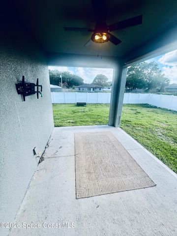 614 Lynbrook Street NW, Palm Bay, FL 32907