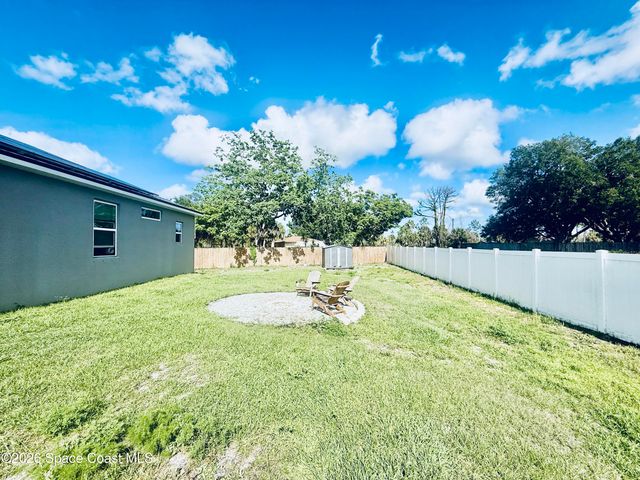 614 Lynbrook Street NW, Palm Bay, FL 32907