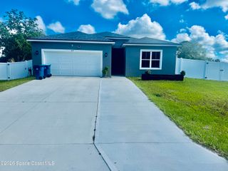 614 Lynbrook Street NW, Palm Bay, FL 32907