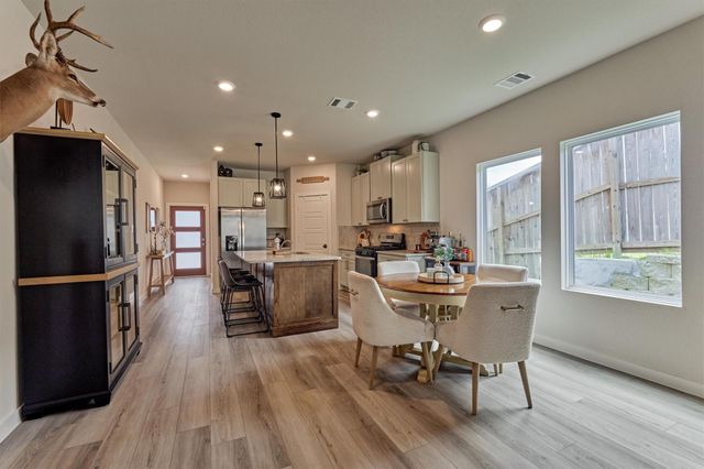 120 Porter Bend Court, Montgomery, TX 77316