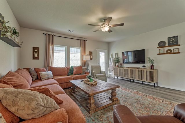 120 Porter Bend Court, Montgomery, TX 77316