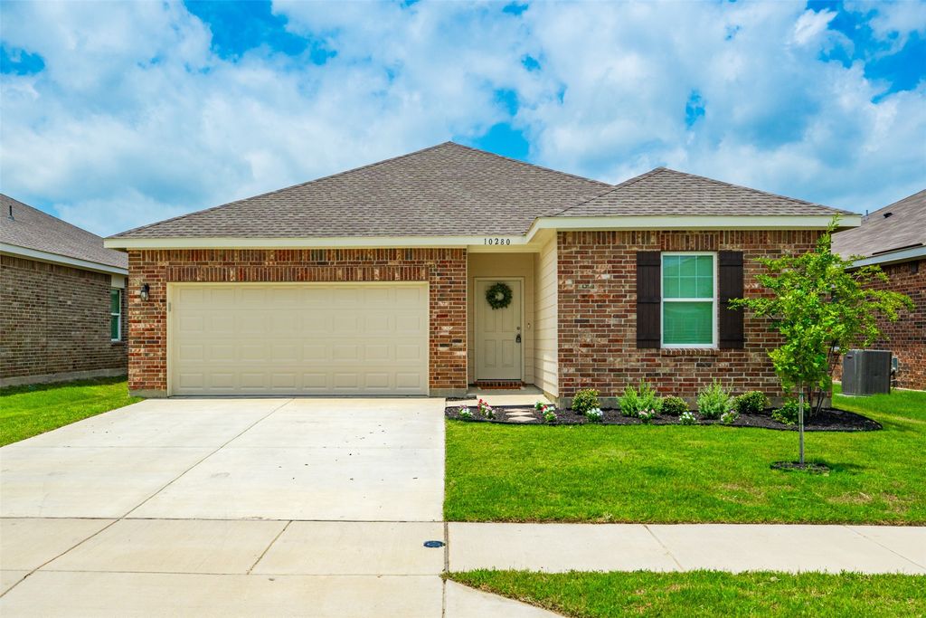 10280 Jameson Lane, Fort Worth, TX 76036