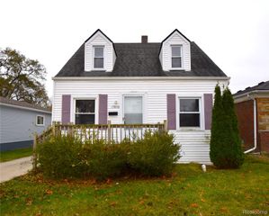 17840 Martin Road, Roseville, MI 48066