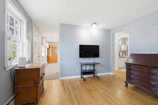 11 Custom Street, Nashua, NH 03062