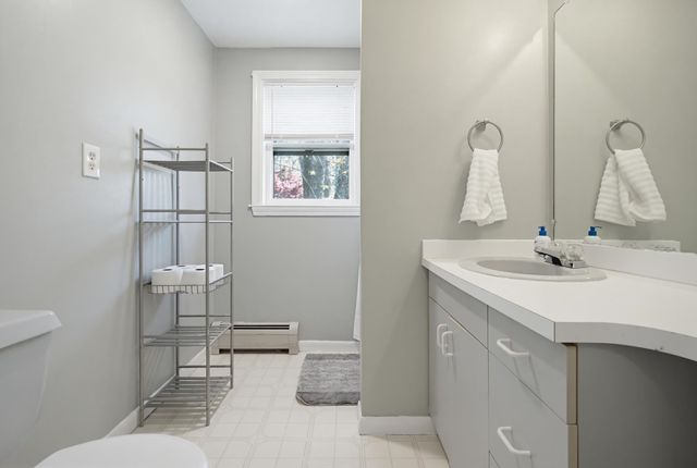 11 Custom Street, Nashua, NH 03062